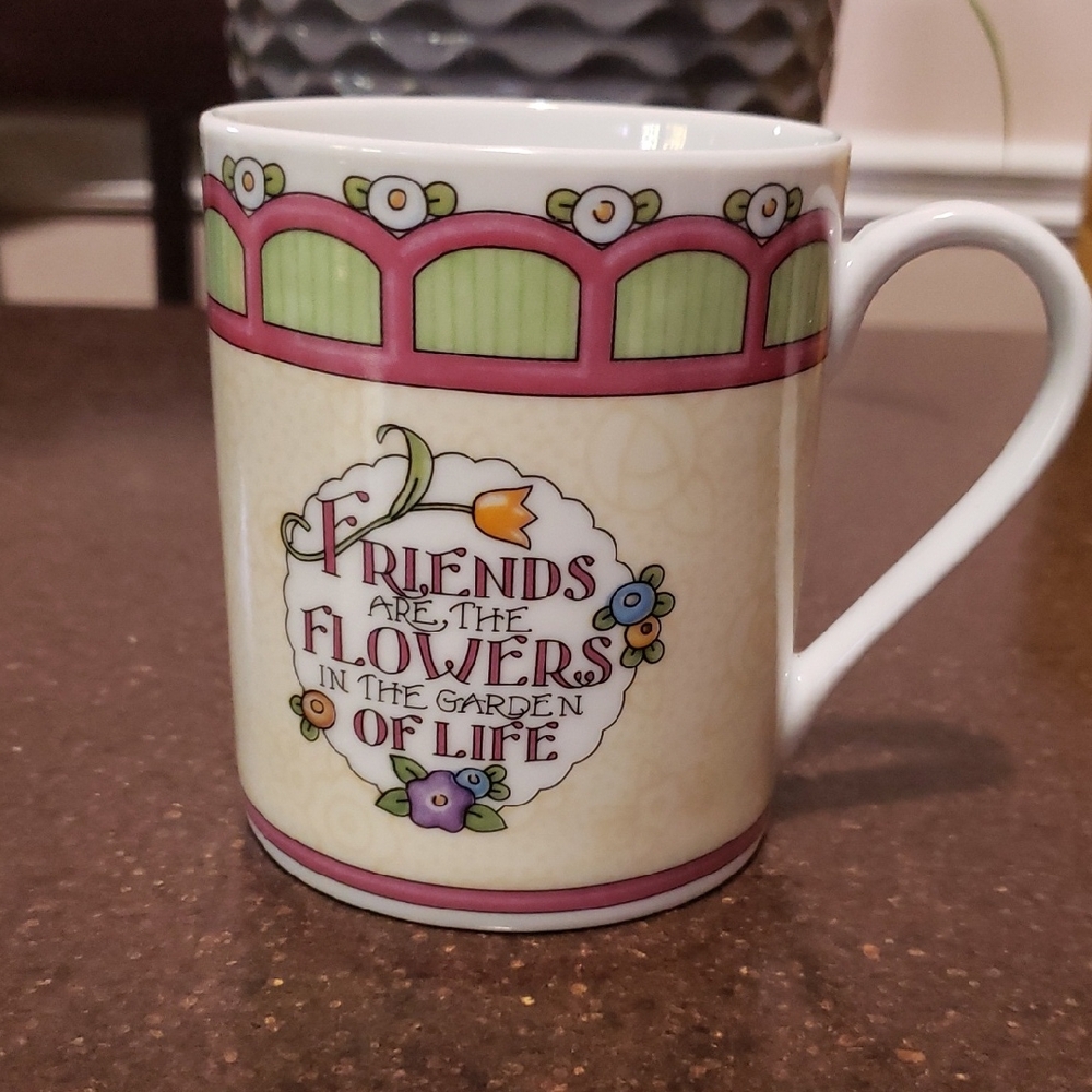 2001 Enesco Mary Engelbreit Coffee Mug FRIENDS ARE THE DLOWERS IN THE GARDEN OF